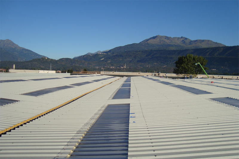 Copertura industriale curva in pannelli coibentati